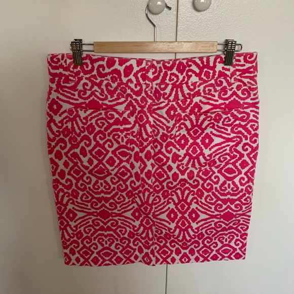 NWOT Vibrant pink skirt, stretch fabric - Picture 2 of 4